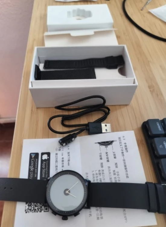 Hybrid Smartwatch - Pierwszy na świecie hybrydowy smartwatch z